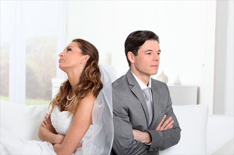 <b>נו, אתה לא יכול להתעניין בשיר שסגרתי לנו לכניסה לחופה? (צילום: shutterstock)</b>