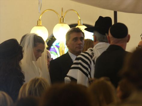 <b>כדת משה וישראל. בבית הכנסת (צילום: וואלה! סלבס)</b>